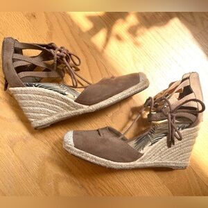 Y2k tan espadrille heels